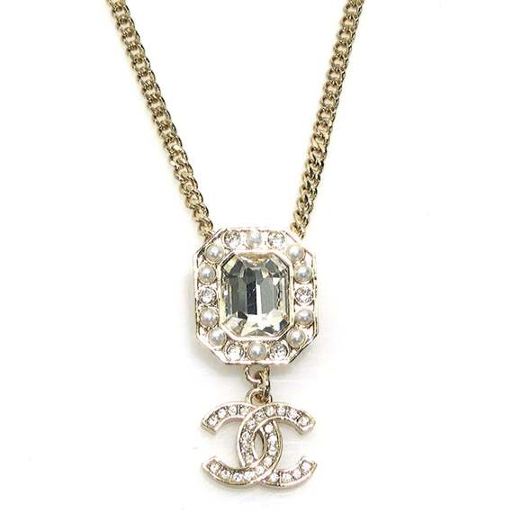 CHANEL Gold Necklace